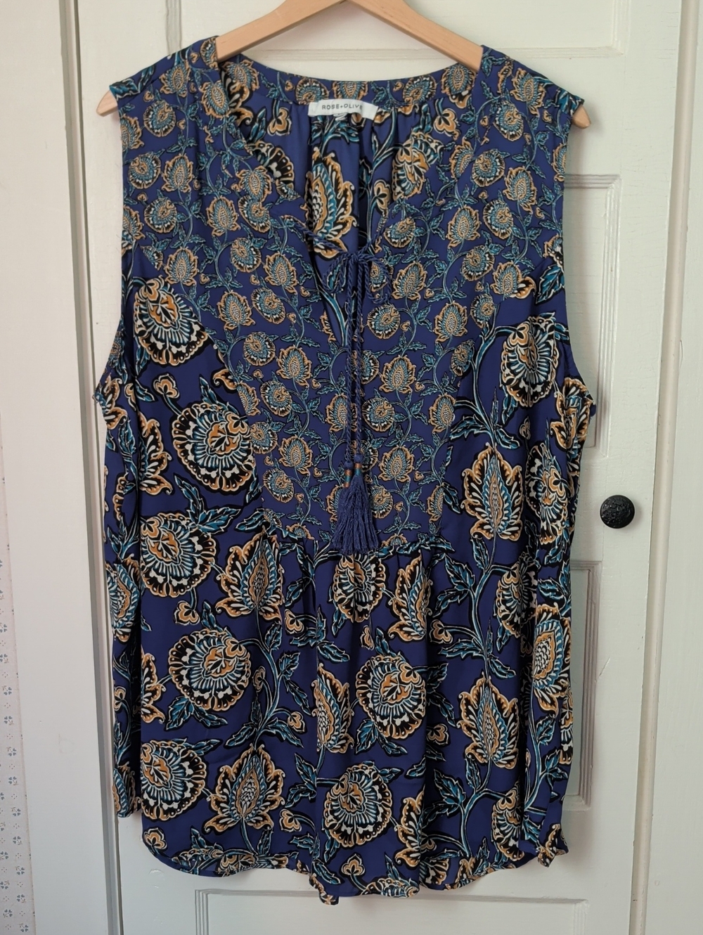 Rose + Olive Top Navy Floral Sleeveless V-Neck Tassel Top XL